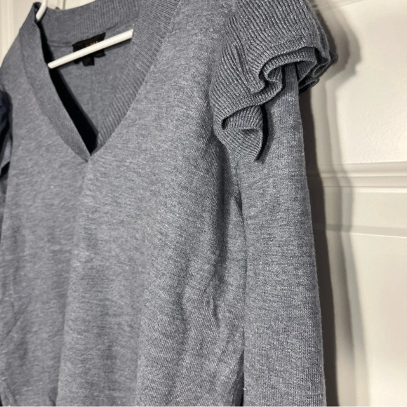 Truth by Republic Women Ruffle Shoulder Knit Sweater  Blue V-Neck Size L - Picture 5 of 9